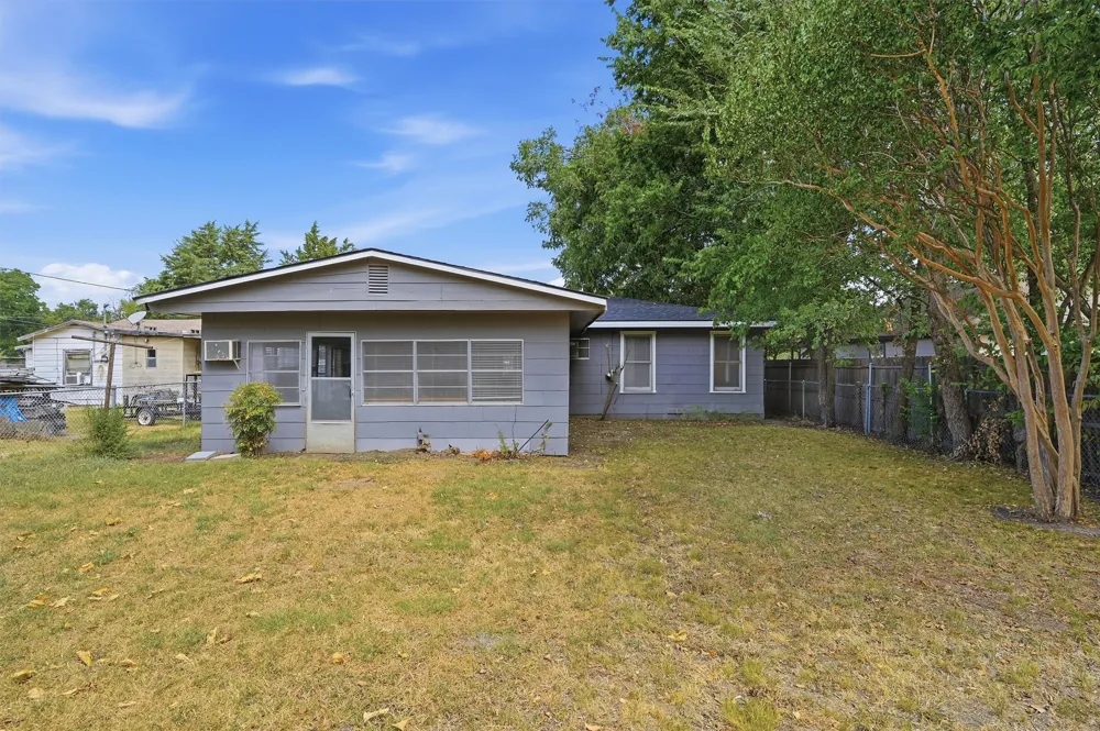 408 E Park Avenue Sherman, TX 75090