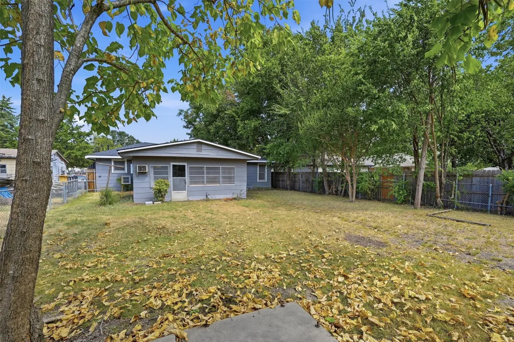 408 E Park Avenue Sherman, TX 75090
