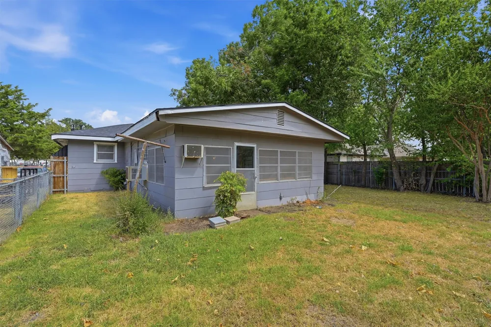 408 E Park Avenue Sherman, TX 75090