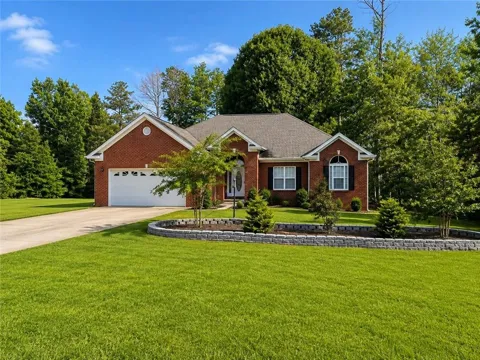 136 Eagles Nest Circle