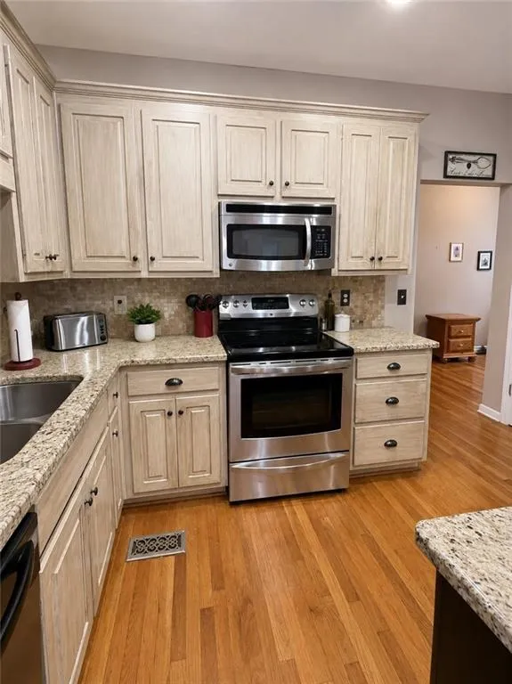 136 Eagles Nest Circle Carrollton, GA 30116