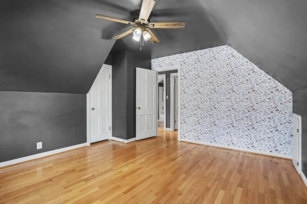 1320 Sheridan Drive Kalamazoo, MI 49001