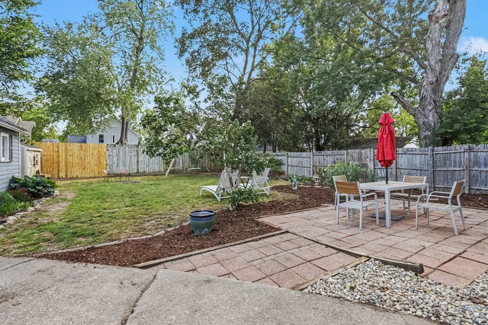 1320 Sheridan Drive Kalamazoo, MI 49001