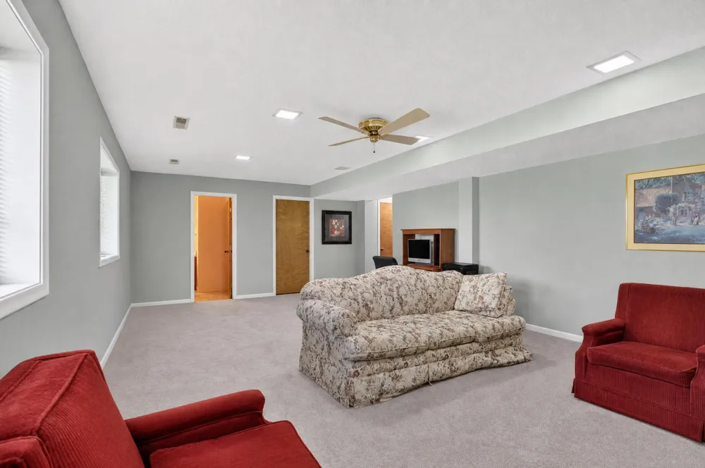 2880 S Wood Dale Drive Jackson, MI 49203