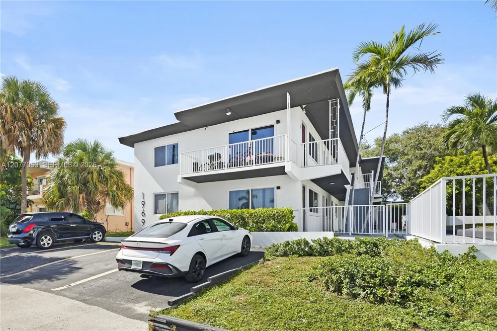1979 Glades Dr #1 North Miami Beach, FL 33162