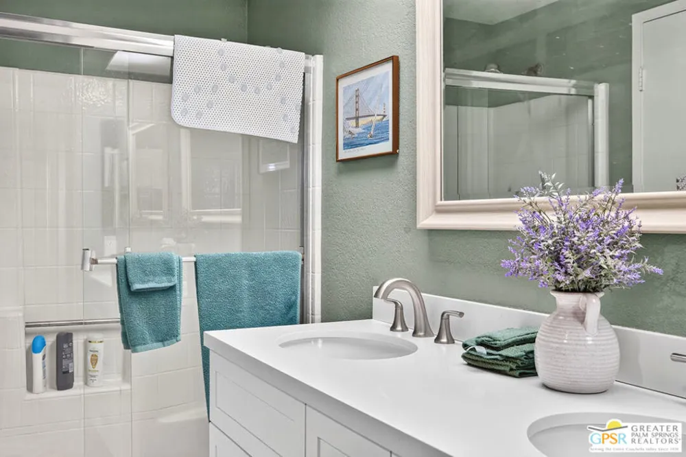 2700 Lawrence Crossley Road #109 Palm Springs, CA 92264