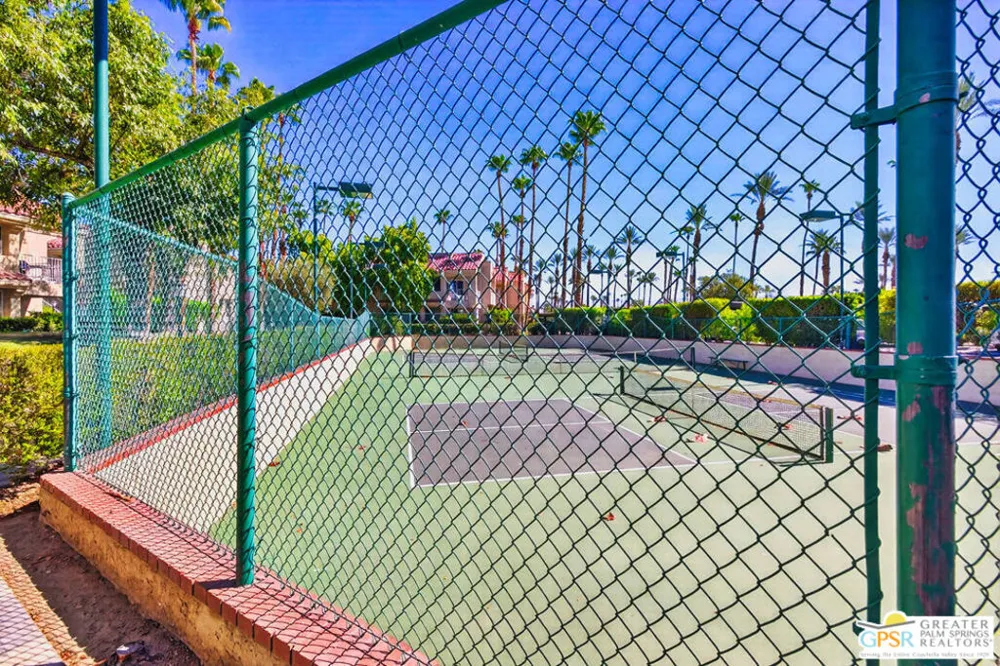 2700 Lawrence Crossley Road #109 Palm Springs, CA 92264