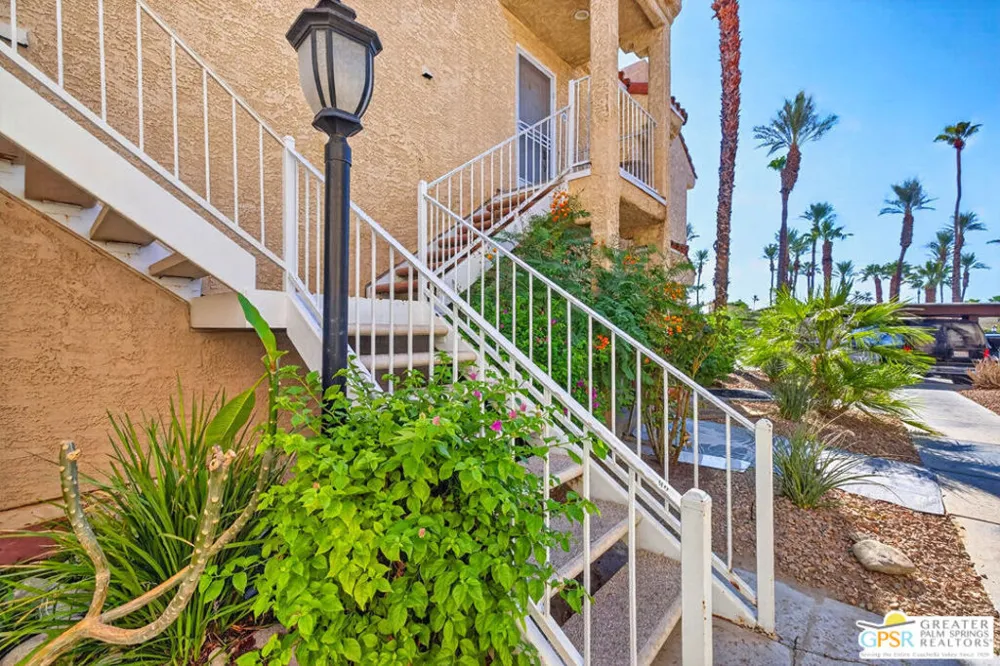 2700 Lawrence Crossley Road #109 Palm Springs, CA 92264