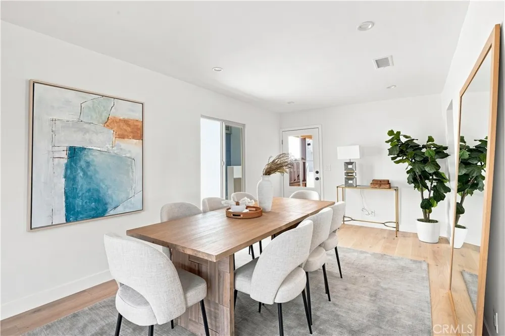 2011 Springfield Avenue Hermosa Beach, CA 90254