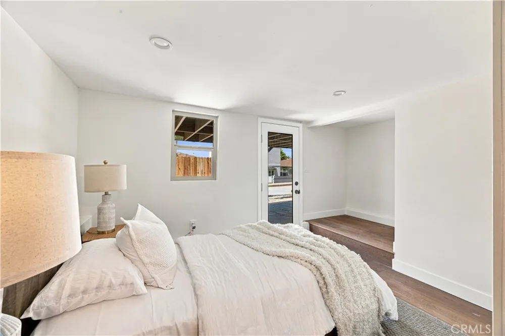 2011 Springfield Avenue Hermosa Beach, CA 90254