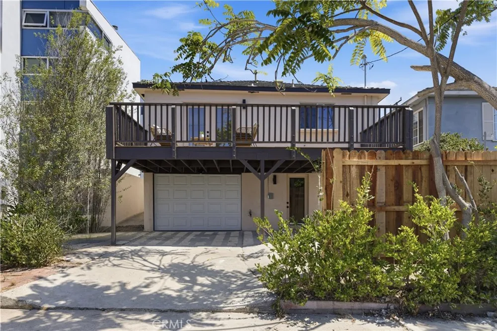 2011 Springfield Avenue Hermosa Beach, CA 90254
