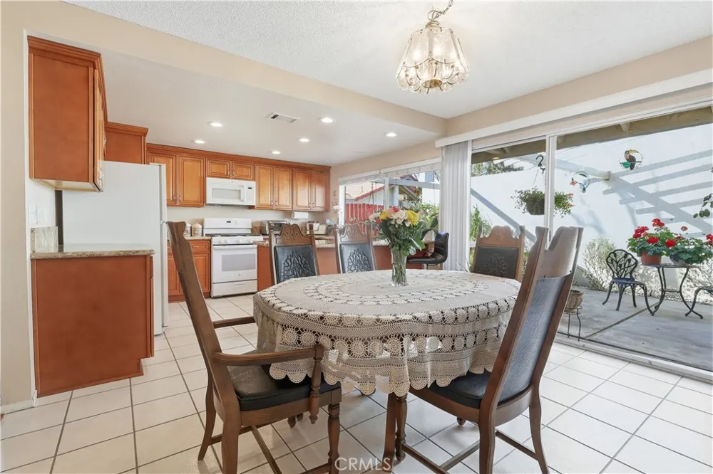 11477 Benton Loma Linda, CA 92354