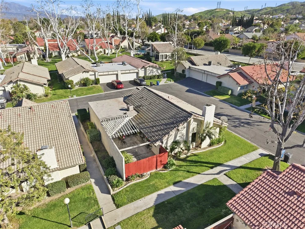 11477 Benton Loma Linda, CA 92354