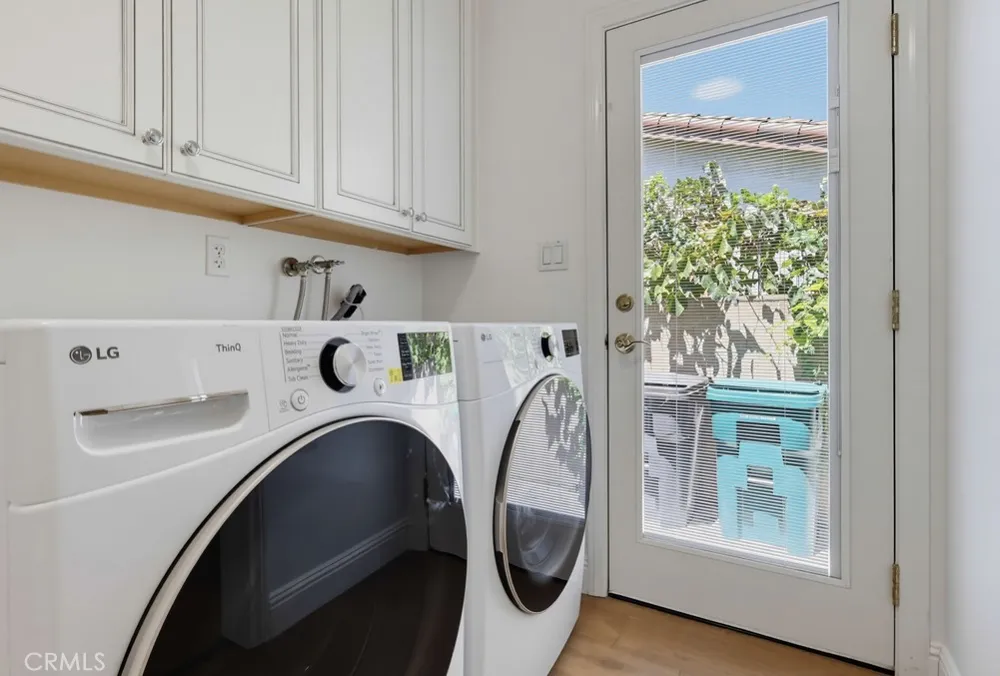 861 Roxanne Long Beach, CA 90815