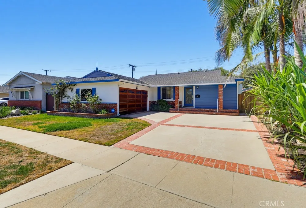 861 Roxanne Long Beach, CA 90815