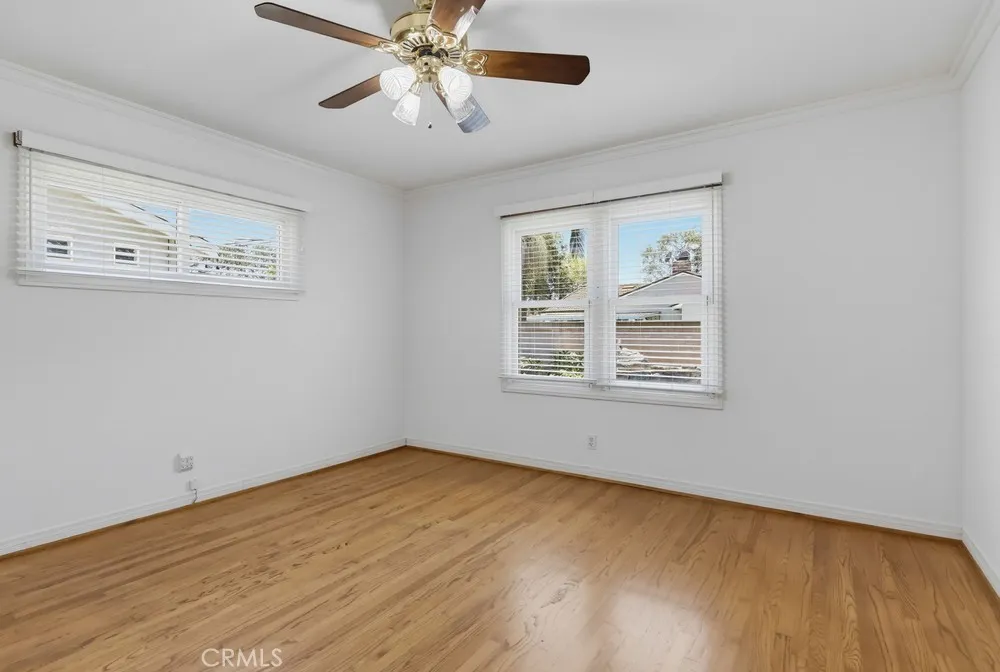 861 Roxanne Long Beach, CA 90815