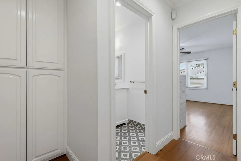 861 Roxanne Long Beach, CA 90815