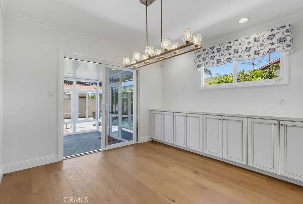 861 Roxanne Long Beach, CA 90815