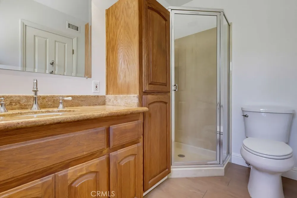 861 Roxanne Long Beach, CA 90815