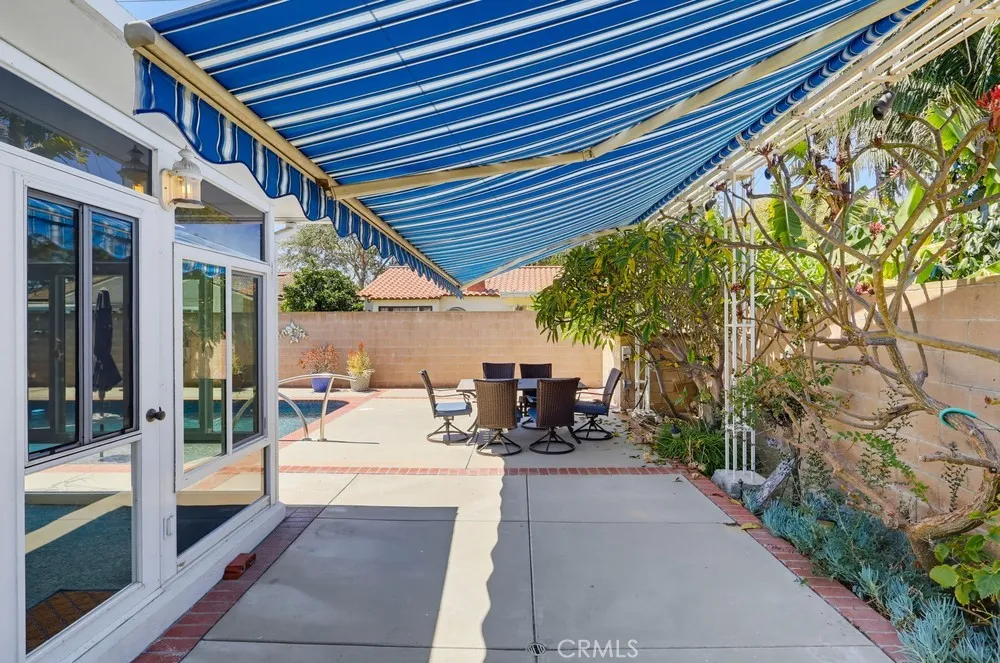 861 Roxanne Long Beach, CA 90815