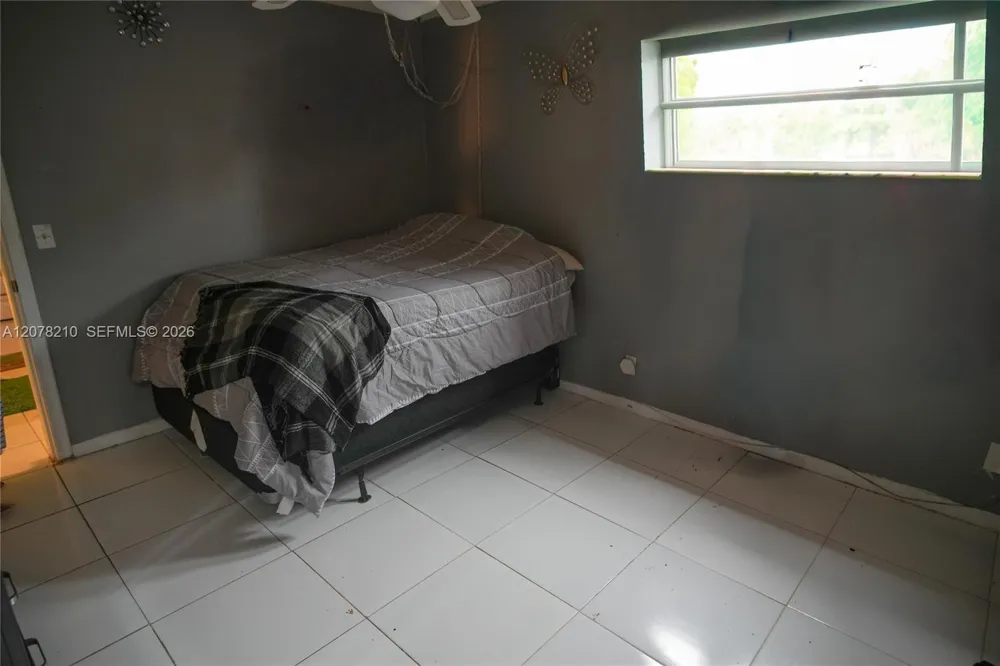 3774 Inverrary Blvd #101P Lauderhill, FL 33319