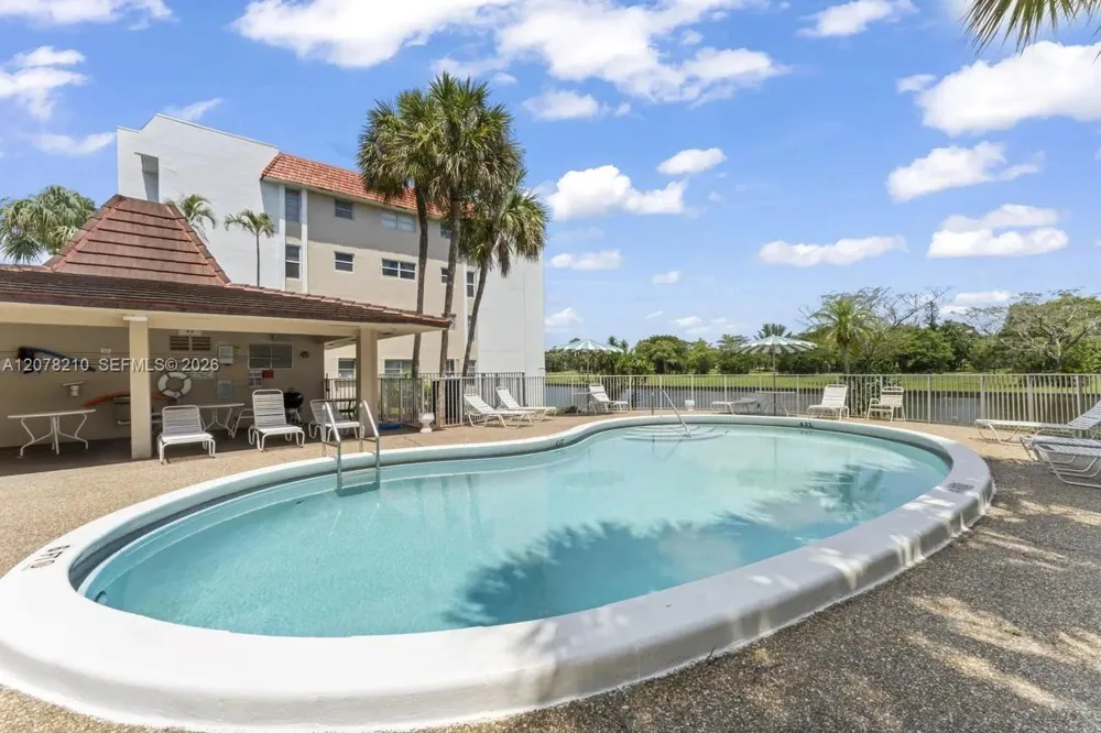 3774 Inverrary Blvd #101P Lauderhill, FL 33319