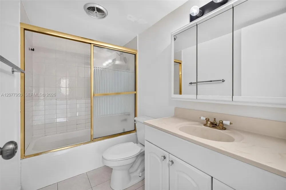 401 Golden Isles Dr #708 Hallandale Beach, FL 33009