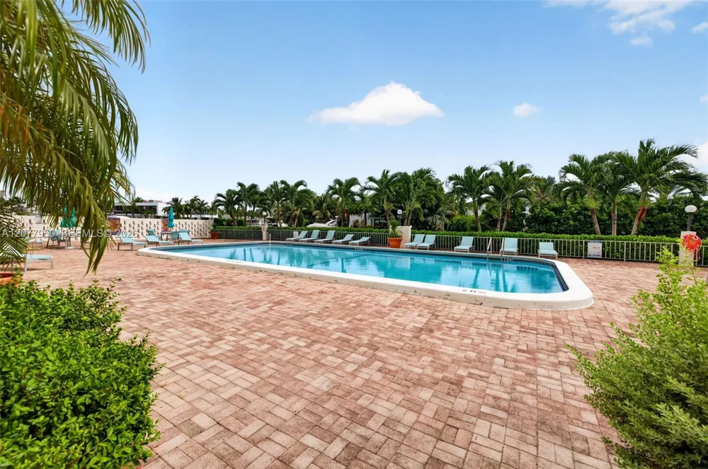 401 Golden Isles Dr #708 Hallandale Beach, FL 33009