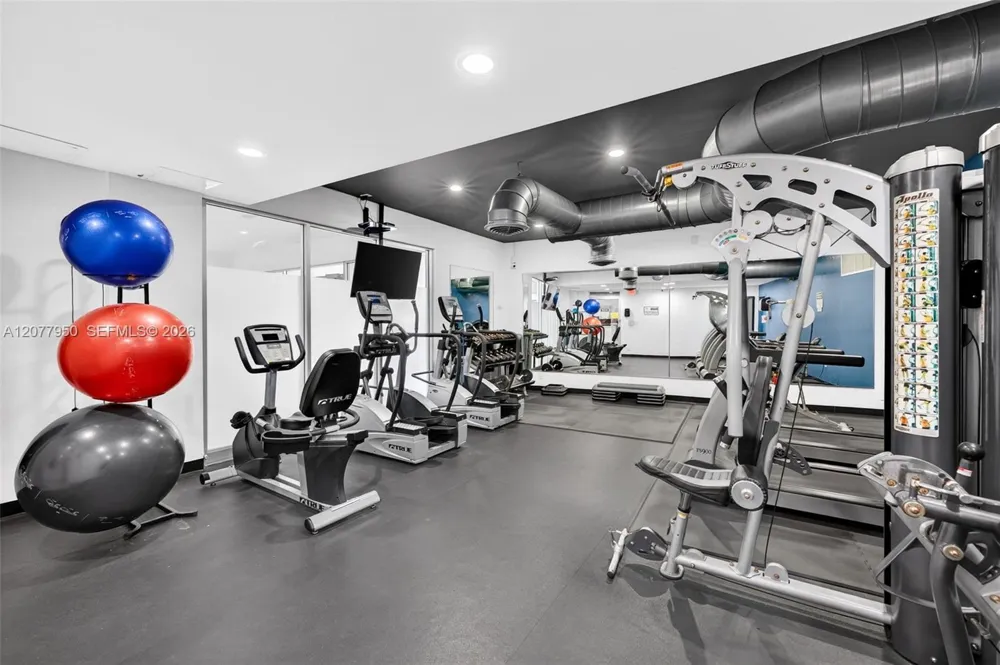 401 Golden Isles Dr #708 Hallandale Beach, FL 33009