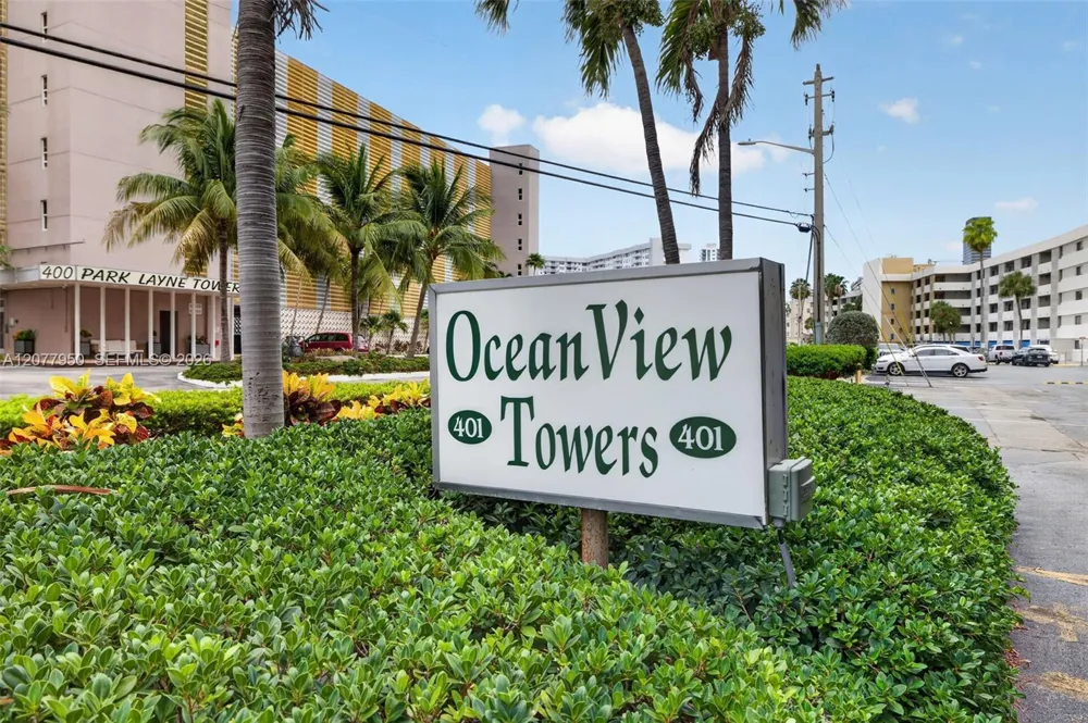 401 Golden Isles Dr #708 Hallandale Beach, FL 33009
