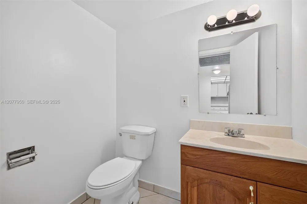401 Golden Isles Dr #708 Hallandale Beach, FL 33009