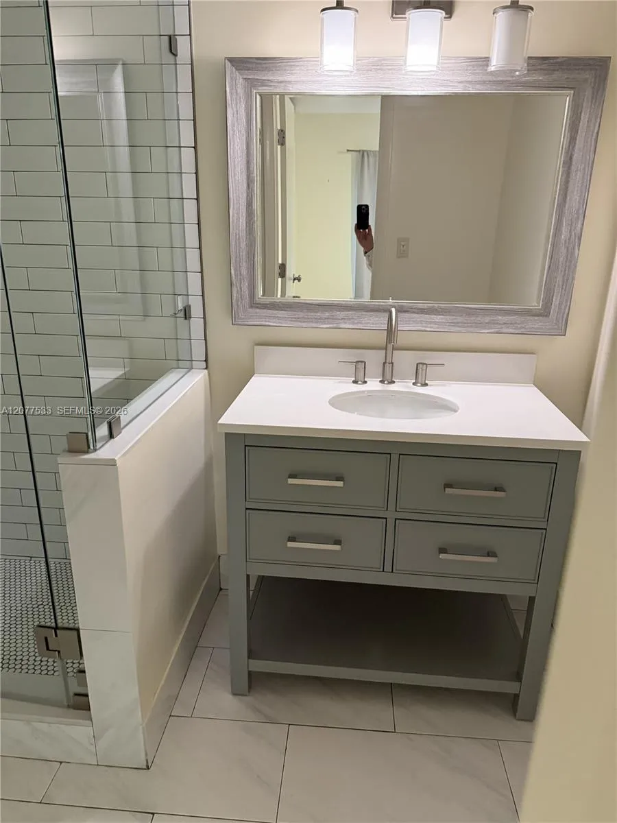 3165 Center St #1 Miami, FL 33133