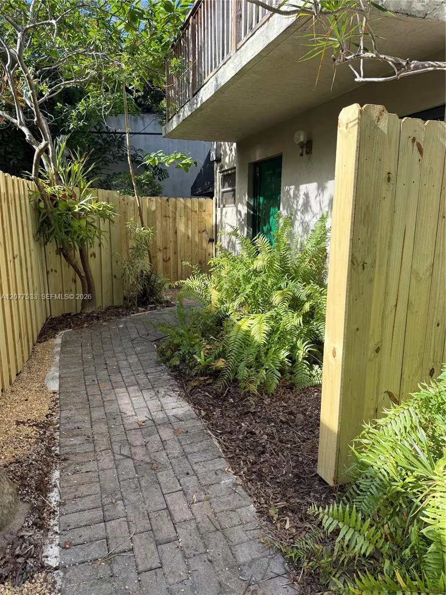 3165 Center St #1 Miami, FL 33133