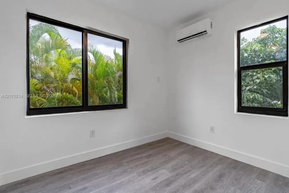 2961 SW 5th St #19 Miami, FL 33135
