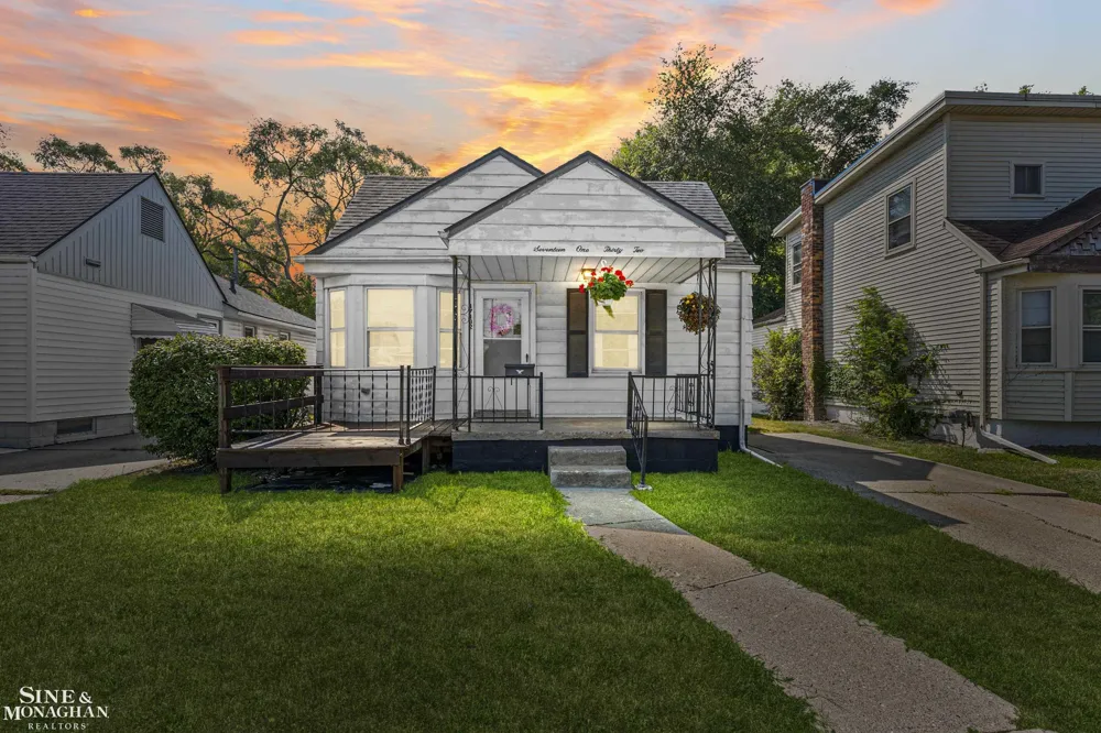 17132 Toepfer Drive Eastpointe City, MI 48021