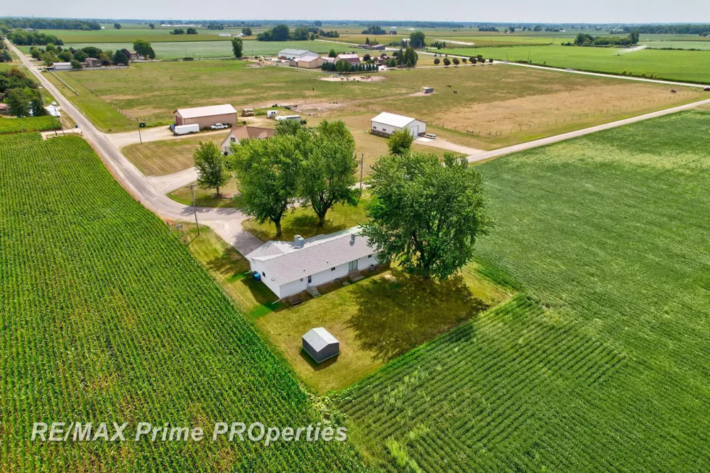 997 E Warner Road Hampton Charter Township, MI 48732