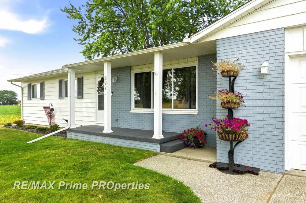 997 E Warner Road Hampton Charter Township, MI 48732