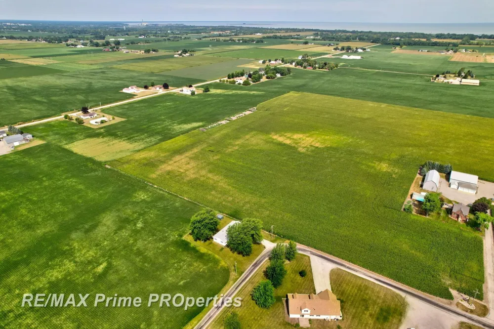 997 E Warner Road Hampton Charter Township, MI 48732