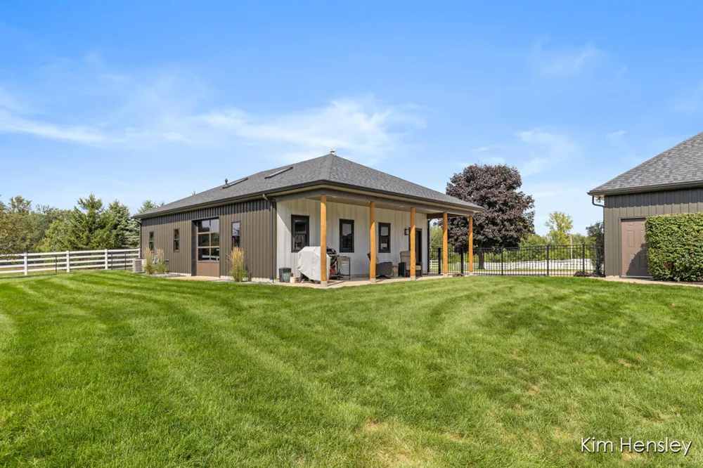 8769 E Paris Avenue SE Gaines Charter Township, MI 49316