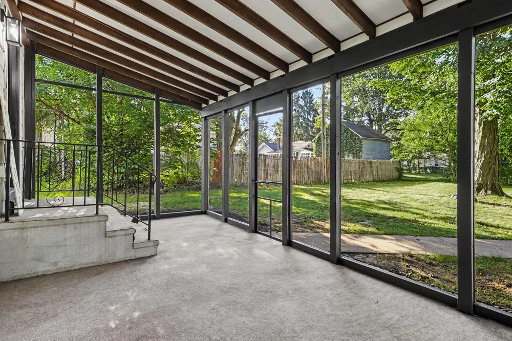 105 W Telegraph Dowagiac City, MI 49047