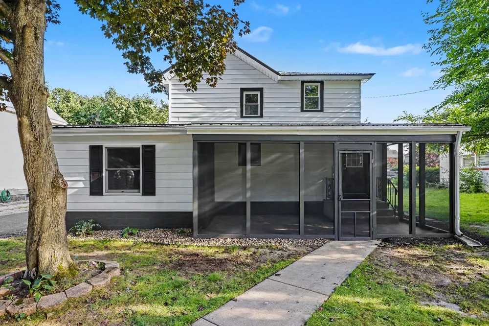 105 W Telegraph Dowagiac City, MI 49047