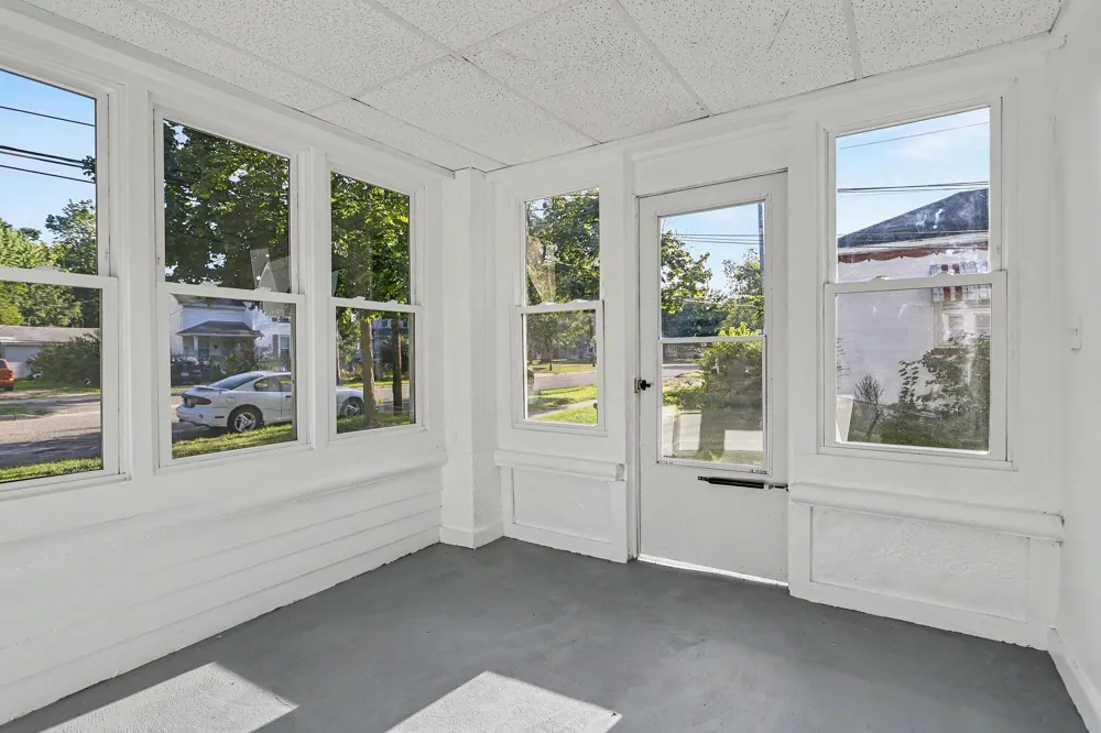 105 W Telegraph Dowagiac City, MI 49047