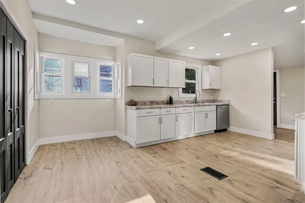 105 W Telegraph Dowagiac City, MI 49047