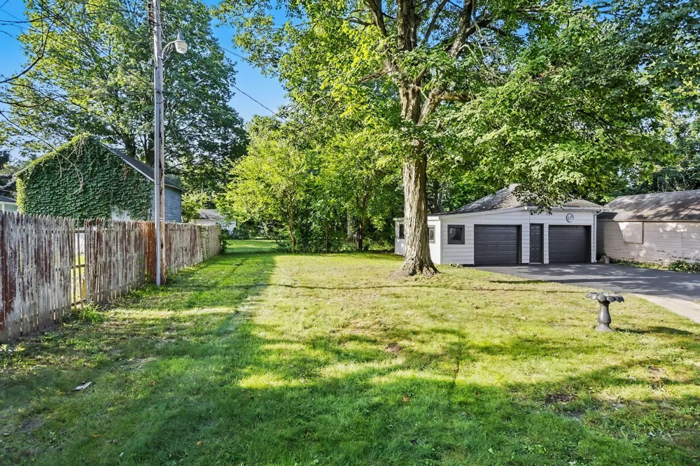 105 W Telegraph Dowagiac City, MI 49047