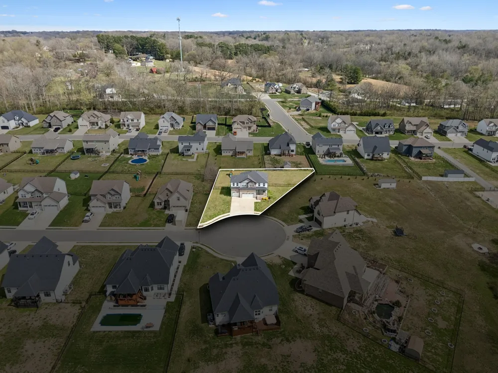 429 Crestwicke Ct Clarksville, TN 37043