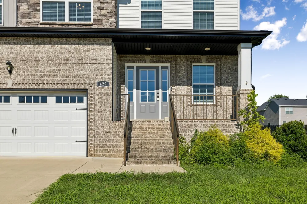 429 Crestwicke Ct Clarksville, TN 37043