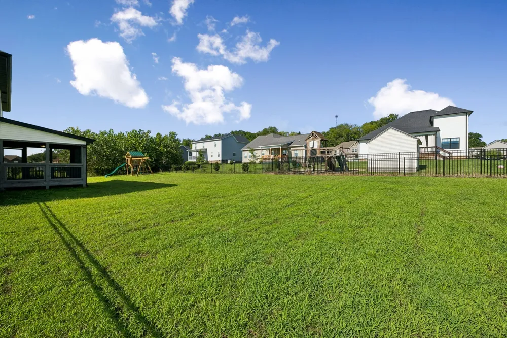 429 Crestwicke Ct Clarksville, TN 37043