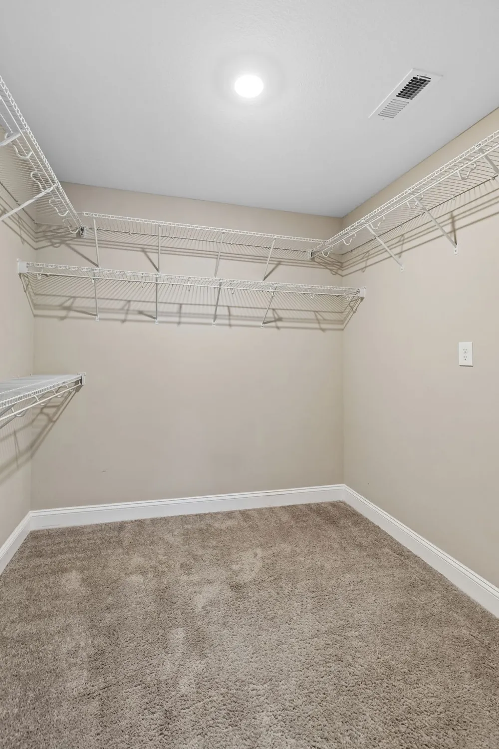 429 Crestwicke Ct Clarksville, TN 37043
