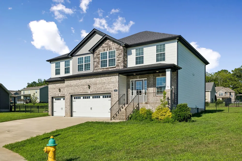 429 Crestwicke Ct Clarksville, TN 37043