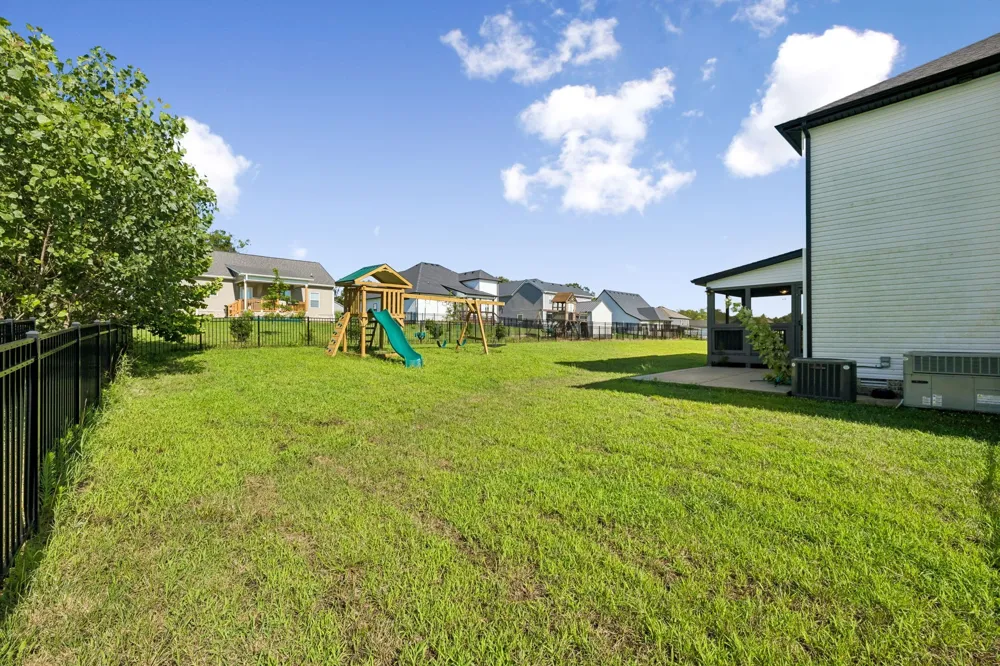 429 Crestwicke Ct Clarksville, TN 37043